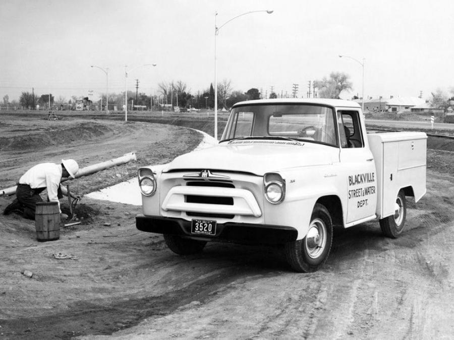  International A-110 Service Body Truck 1957 года  (фото 1 из 1)